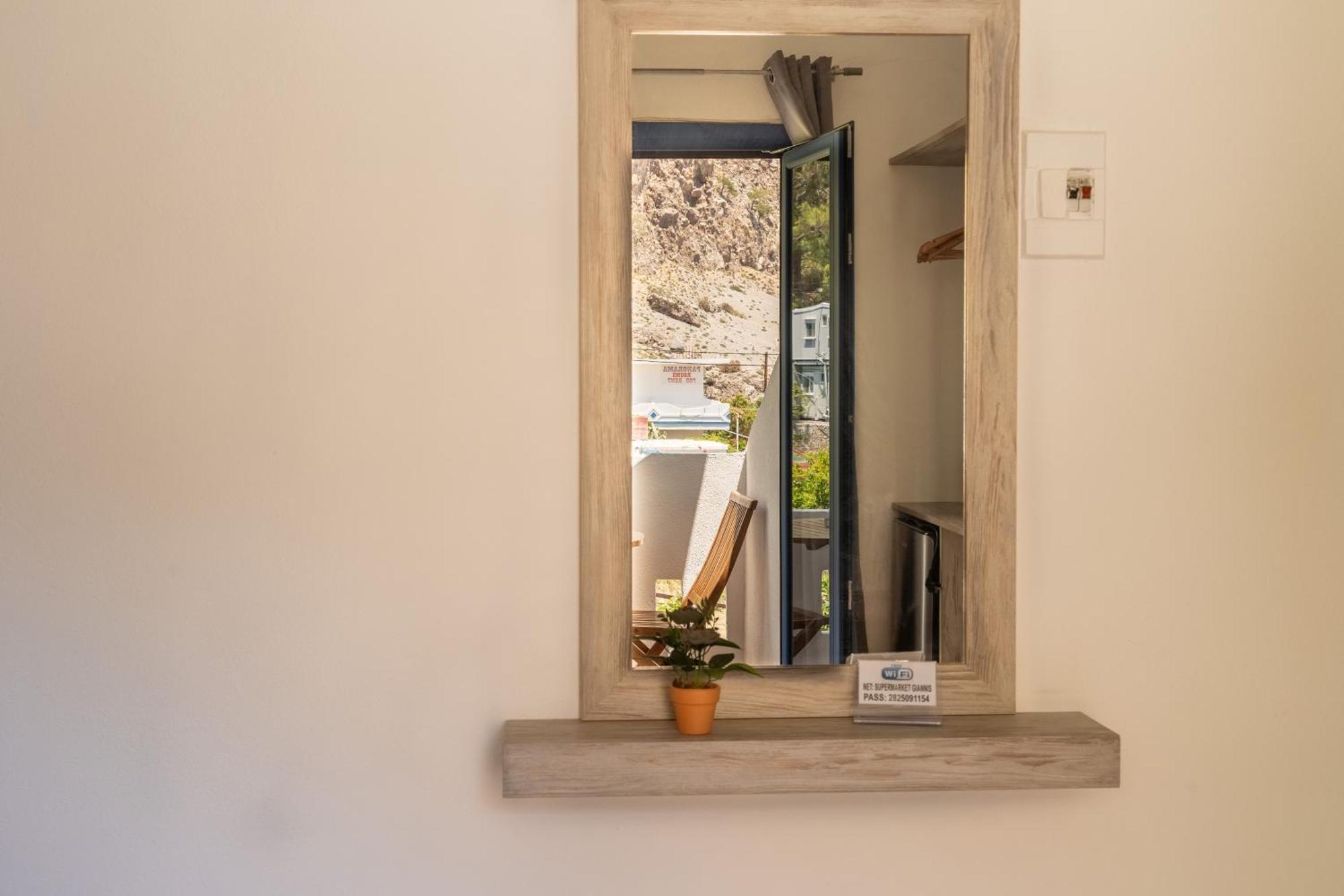Giannis Rooms Agia Roúmeli Exterior foto