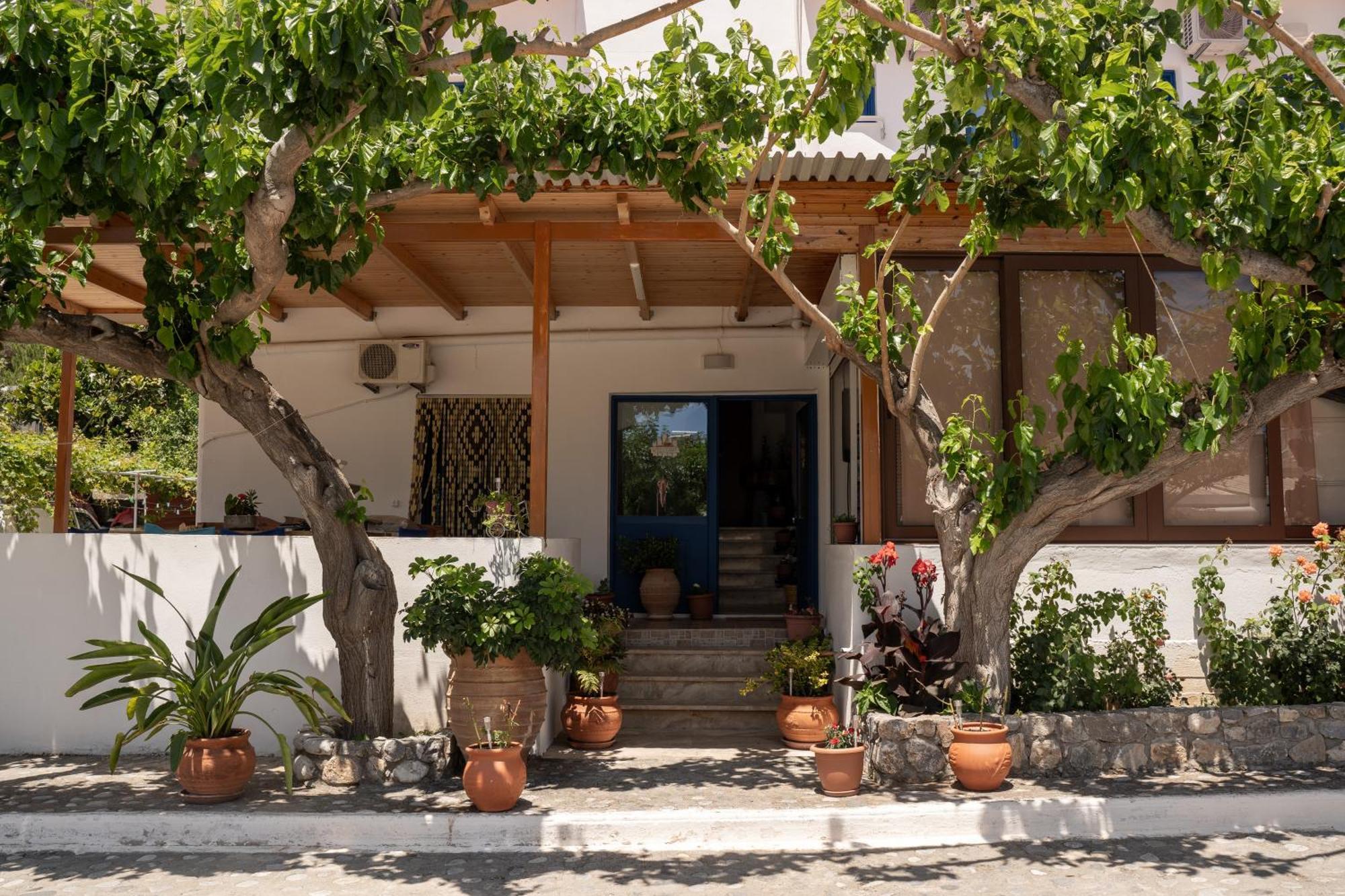 Giannis Rooms Agia Roúmeli Exterior foto